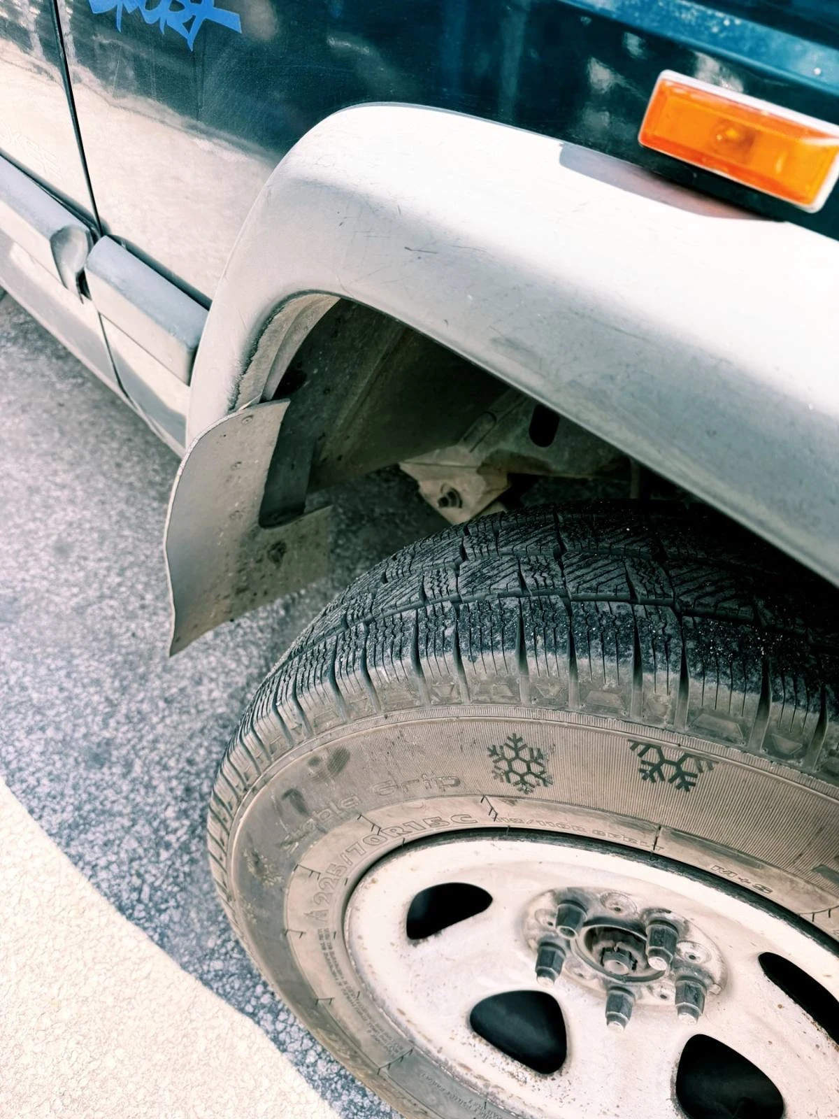 Jeep Cherokee Спорт, снимка 11 - Автомобили и джипове - 56152440