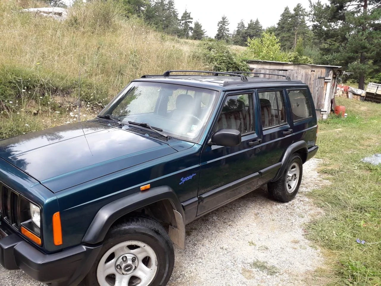 Jeep Cherokee Спорт, снимка 3 - Автомобили и джипове - 56152440
