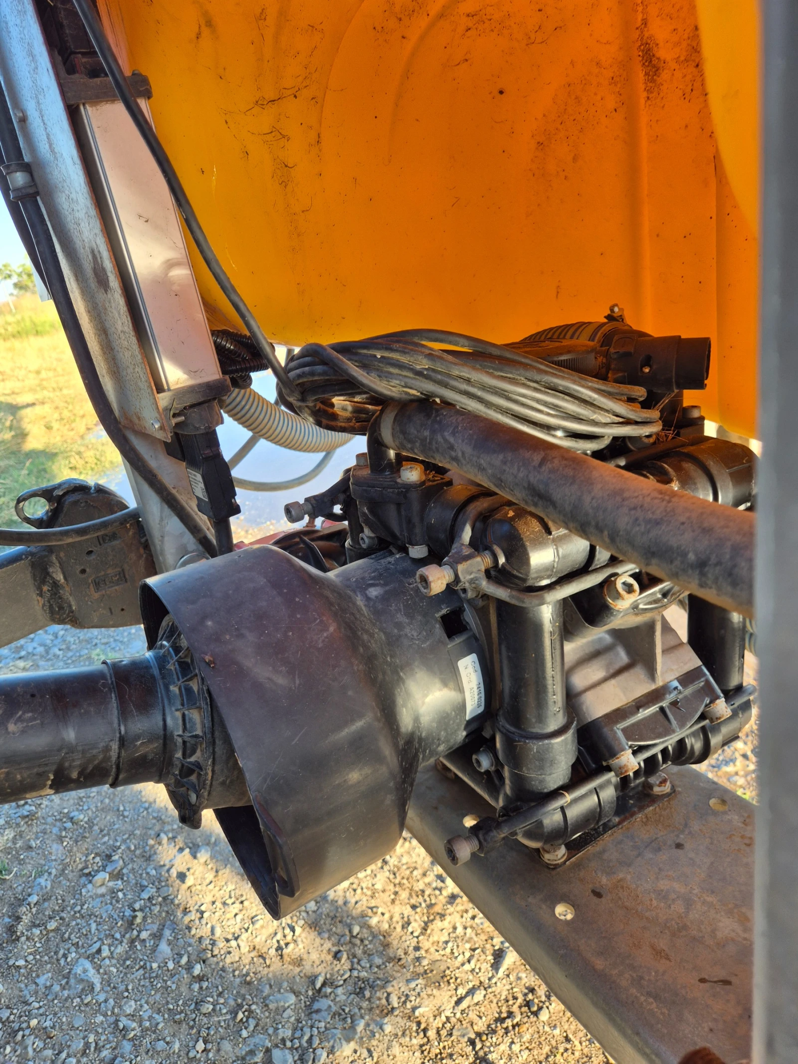 Пръскачка Moccia GK 1200, снимка 8 - Селскостопанска техника - 55943968