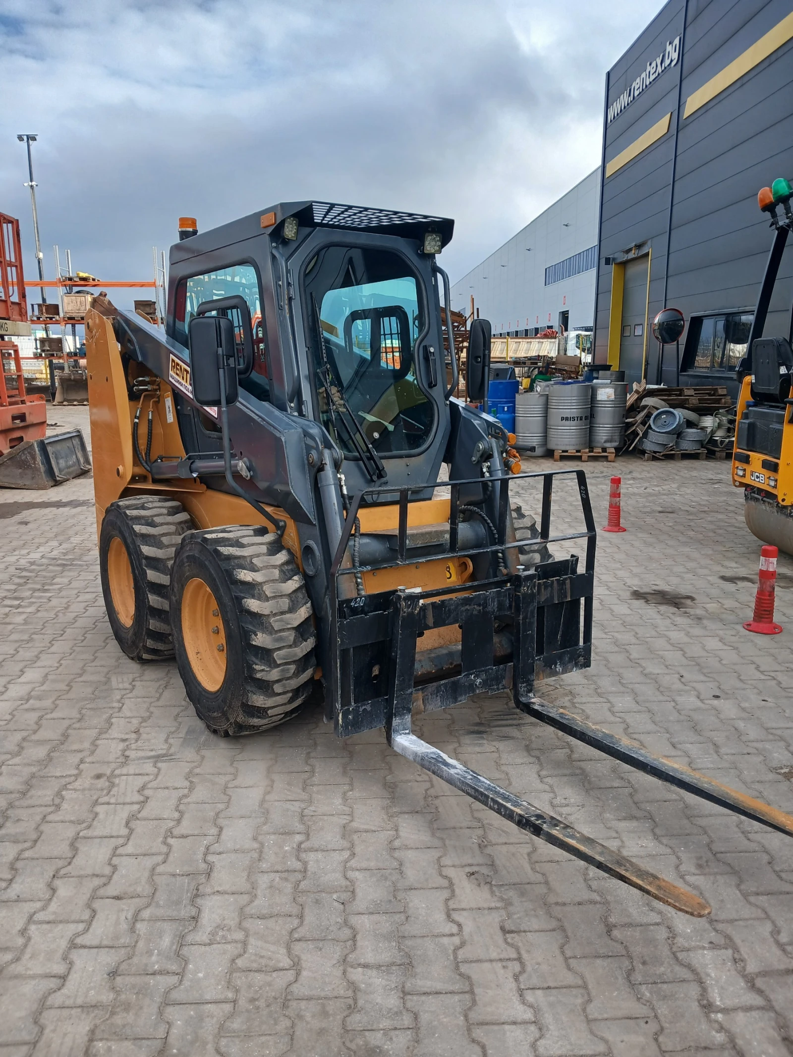 Мини челни товарачи STAHL Skidxx SX 30, снимка 11 - Индустриална техника - 54079177