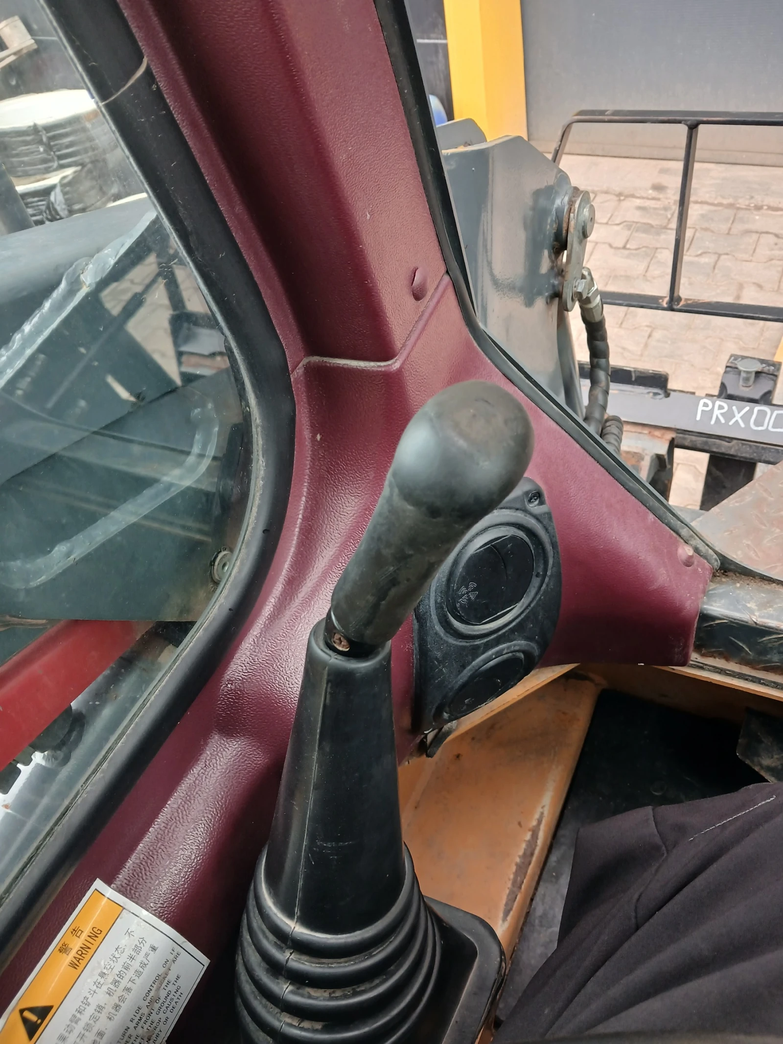 Мини челни товарачи STAHL Skidxx SX 30, снимка 13 - Индустриална техника - 54079177