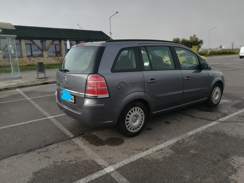 Opel Zafira 1.6 бензин ПЕРФЕКТЕН 8 гуми, снимка 6 - Автомобили и джипове - 47467577