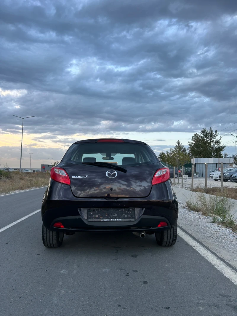 Mazda 2, снимка 2 - Автомобили и джипове - 47550075