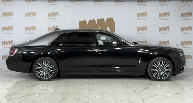 Rolls-Royce Ghost Long* two tone* shooting star* HuD, снимка 3 - Автомобили и джипове - 48220820