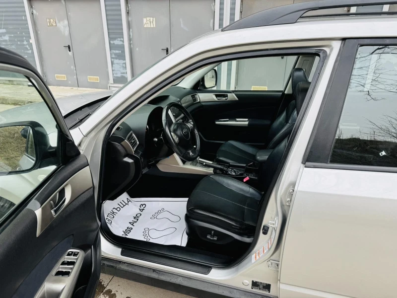 Subaru Forester 2.0i Automat, снимка 9 - Автомобили и джипове - 49305578