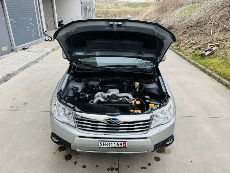 Subaru Forester 2.0i Automat, снимка 4 - Автомобили и джипове - 49305578