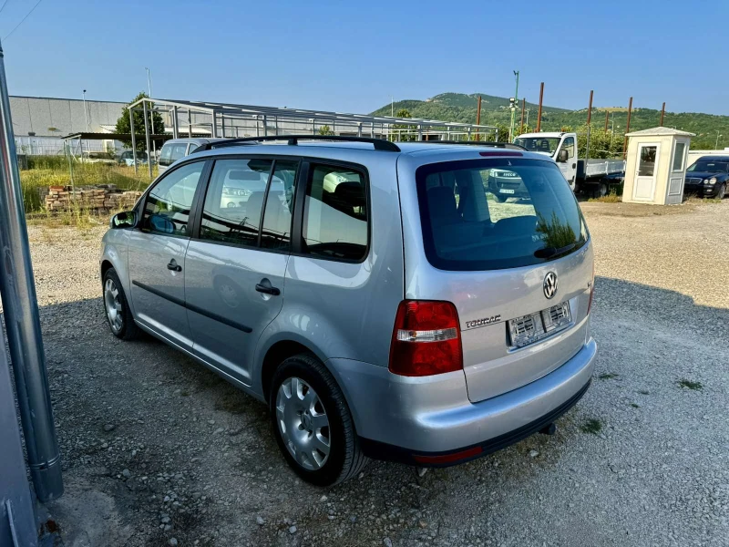 VW Touran 1.9TDI 105kc 7места Italia, снимка 8 - Автомобили и джипове - 50664043