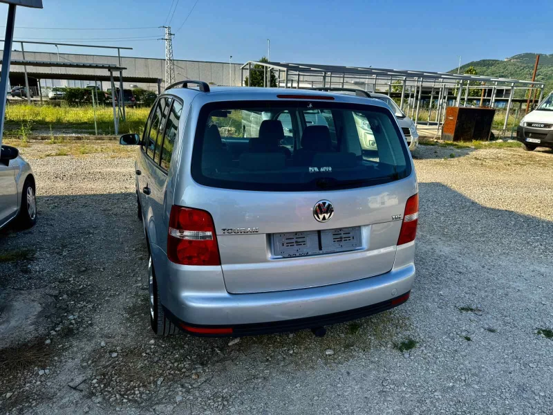 VW Touran 1.9TDI 105kc 7места Italia, снимка 7 - Автомобили и джипове - 50664043