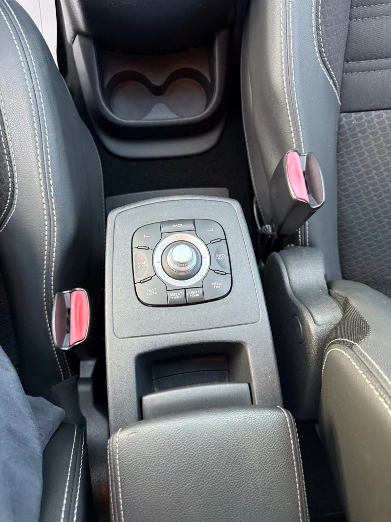 Renault Scenic 1.6DCI* BOSE* 7 МЕСТЕН * КАМЕРА* ЛИЗИНГ* , снимка 14 - Автомобили и джипове - 51609142