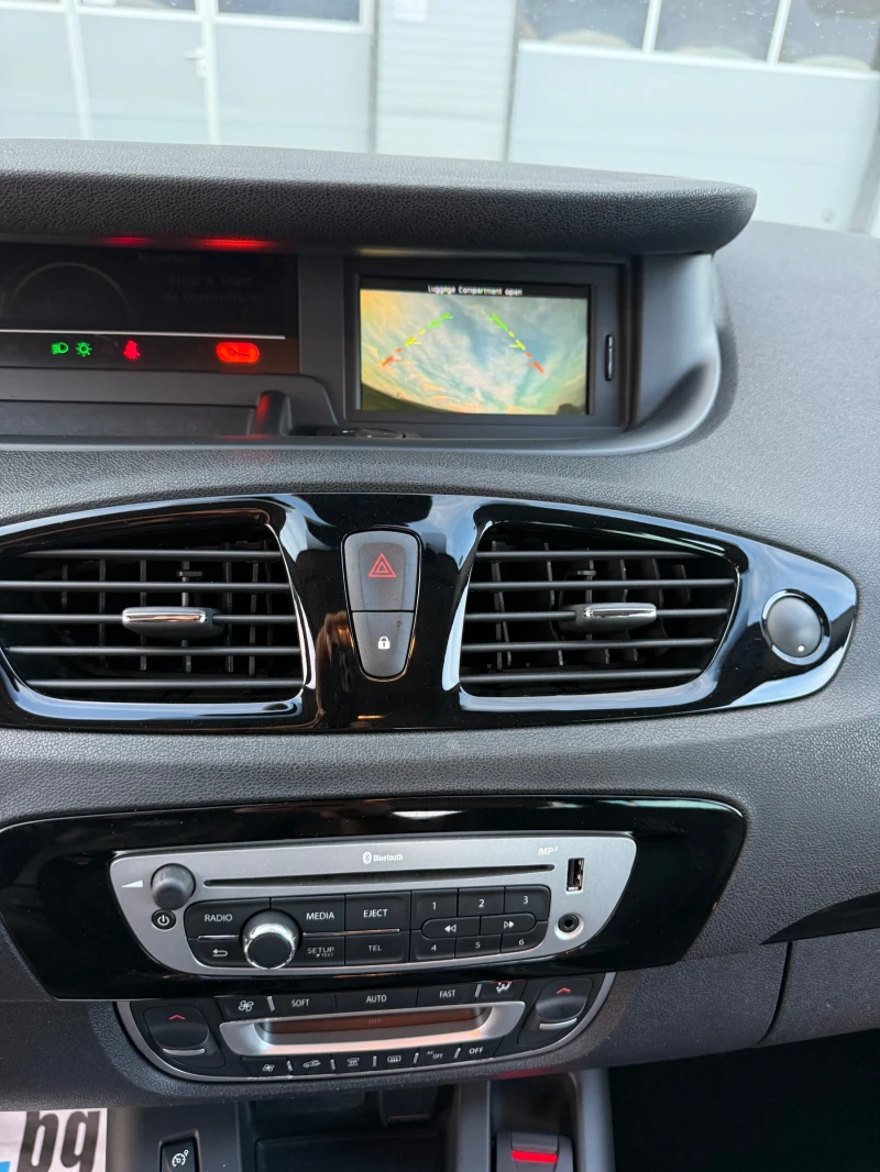 Renault Scenic 1.6DCI* BOSE* 7 МЕСТЕН * КАМЕРА* ЛИЗИНГ* , снимка 13 - Автомобили и джипове - 51609142