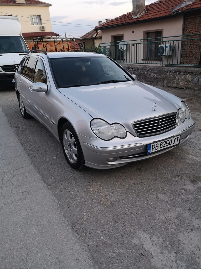 Mercedes-Benz C 220, снимка 2 - Автомобили и джипове - 51622464