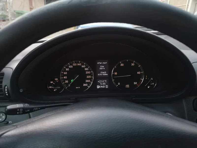 Mercedes-Benz C 220, снимка 8 - Автомобили и джипове - 51622464