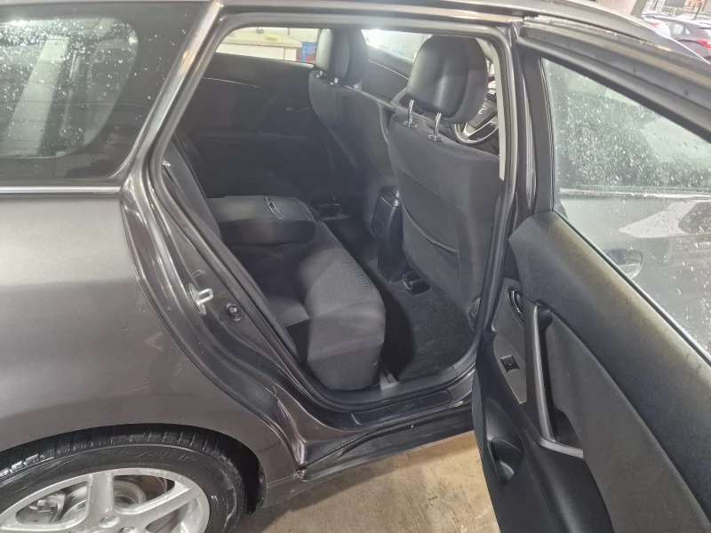 Toyota Avensis 2.0-126-6-SPEED, снимка 13 - Автомобили и джипове - 52296972