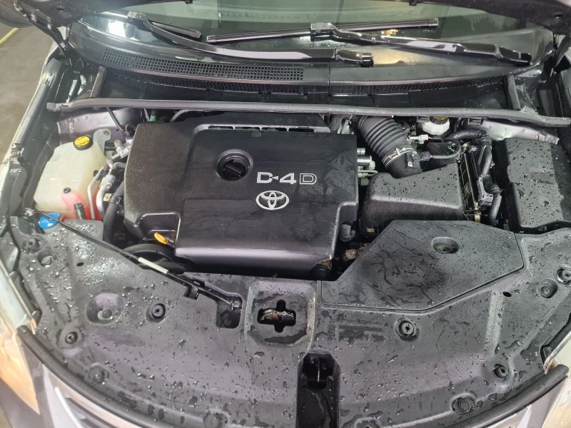 Toyota Avensis 2.0-126-6-SPEED, снимка 15 - Автомобили и джипове - 52296972