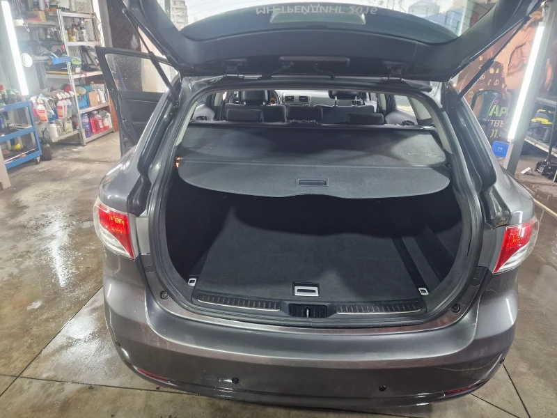 Toyota Avensis 2.0-126-6-SPEED, снимка 12 - Автомобили и джипове - 52296972