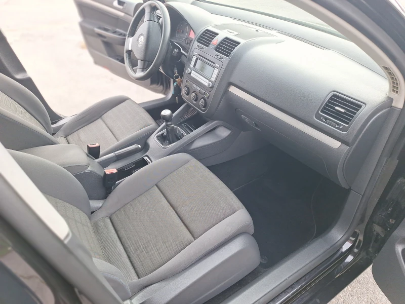 VW Golf 1.9tdi, снимка 9 - Автомобили и джипове - 52726350