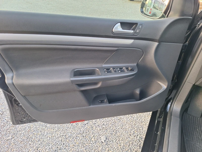 VW Golf 1.9tdi, снимка 8 - Автомобили и джипове - 52726350