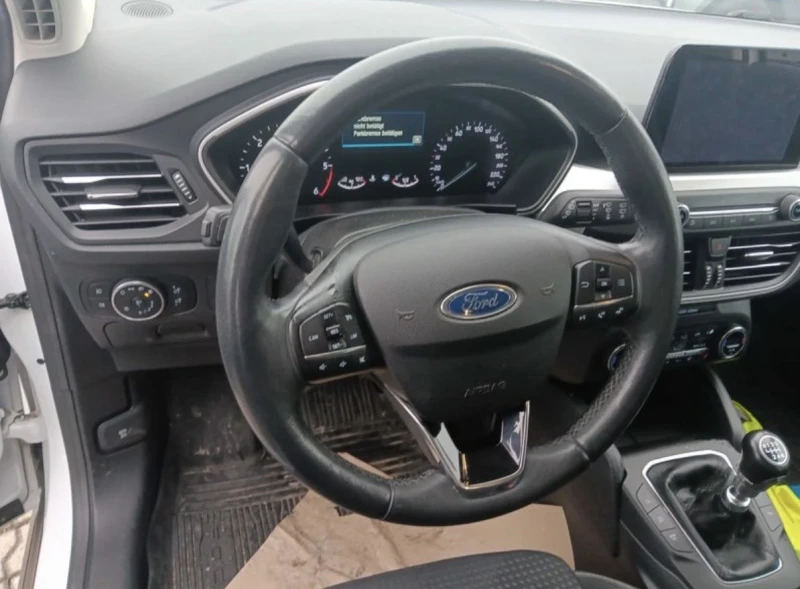 Ford Focus 1.5TDCi EcoBlue Cool&Connect, снимка 6 - Автомобили и джипове - 52726134
