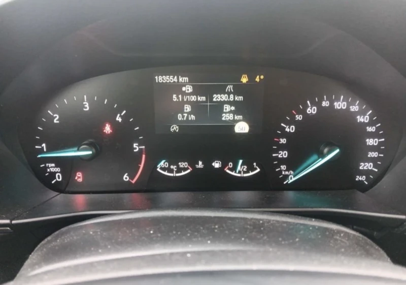 Ford Focus 1.5TDCi EcoBlue Cool&Connect, снимка 5 - Автомобили и джипове - 52726134