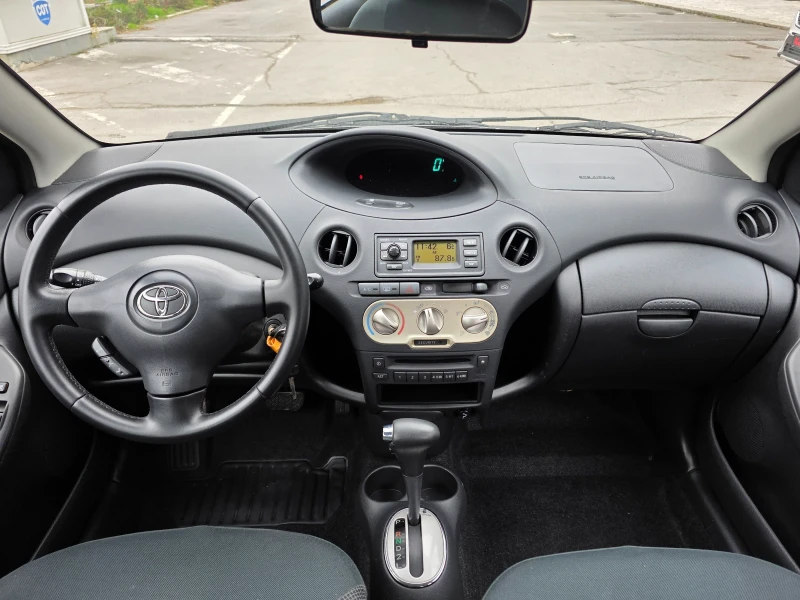 Toyota Yaris 1.3i 87k.c EURO 4 ITALIA , снимка 12 - Автомобили и джипове - 52799934
