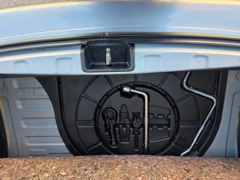 Toyota Yaris 1.3i 87k.c EURO 4 ITALIA , снимка 14 - Автомобили и джипове - 52799934