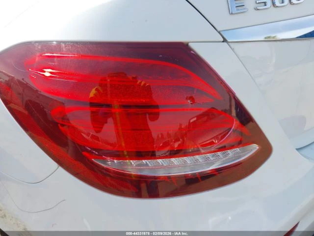 Mercedes-Benz E 300 * КОЖА* ПОДГРЕВ* ШИБИДАХ* NAVI* LED* , снимка 6 - Автомобили и джипове - 55296525