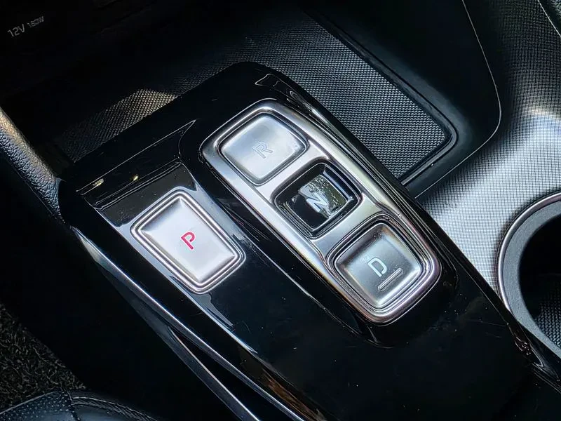 Hyundai Sonata 2.0 LPG - САМО 30% АВАНС, снимка 10 - Автомобили и джипове - 56562871