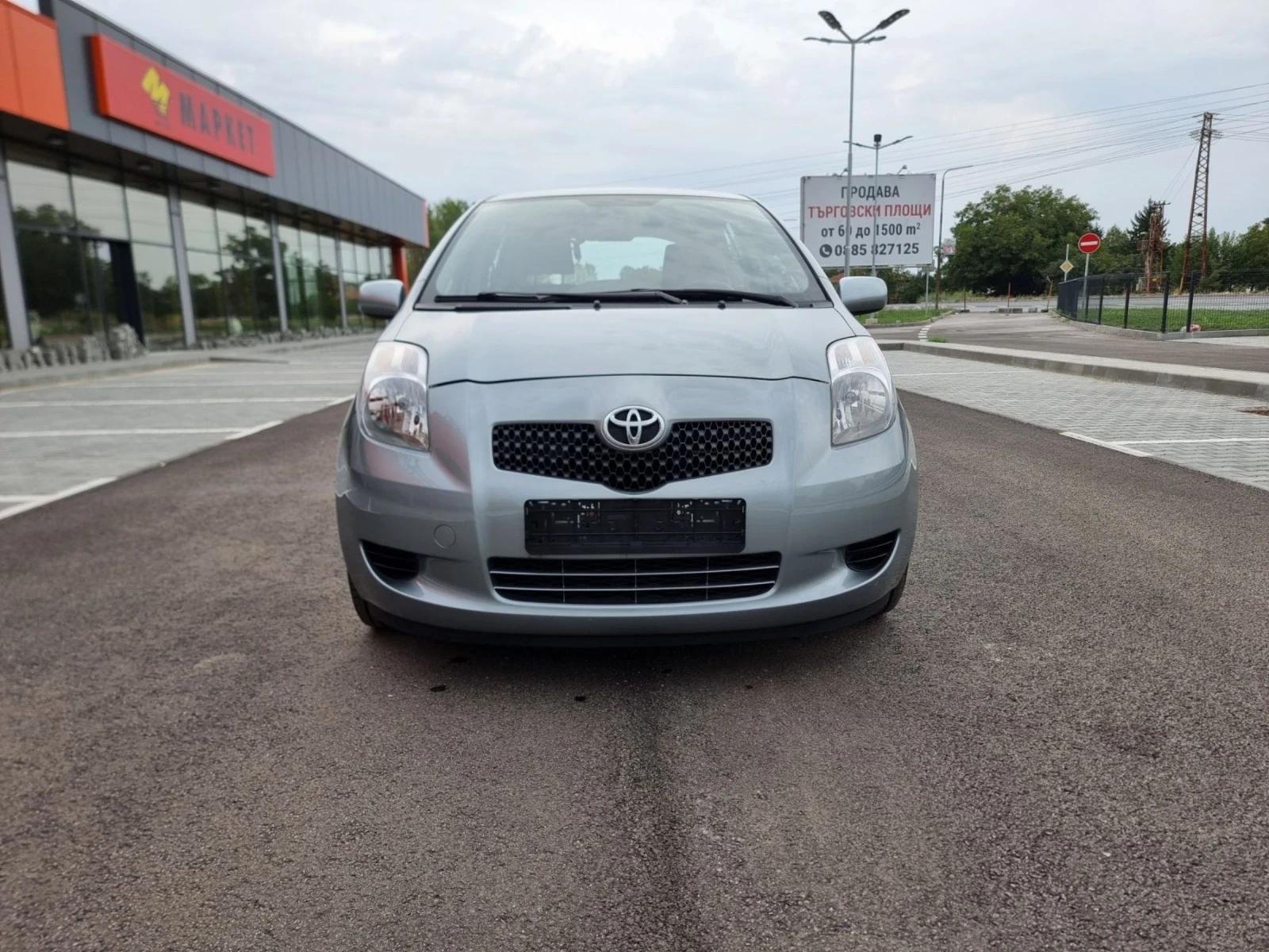 Toyota Yaris 1.3 VVTI - изображение 2