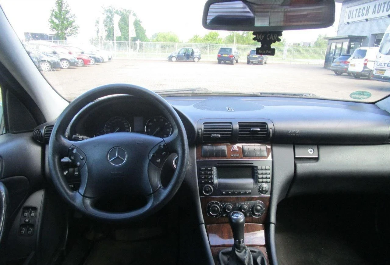 Mercedes-Benz C 180  - изображение 9