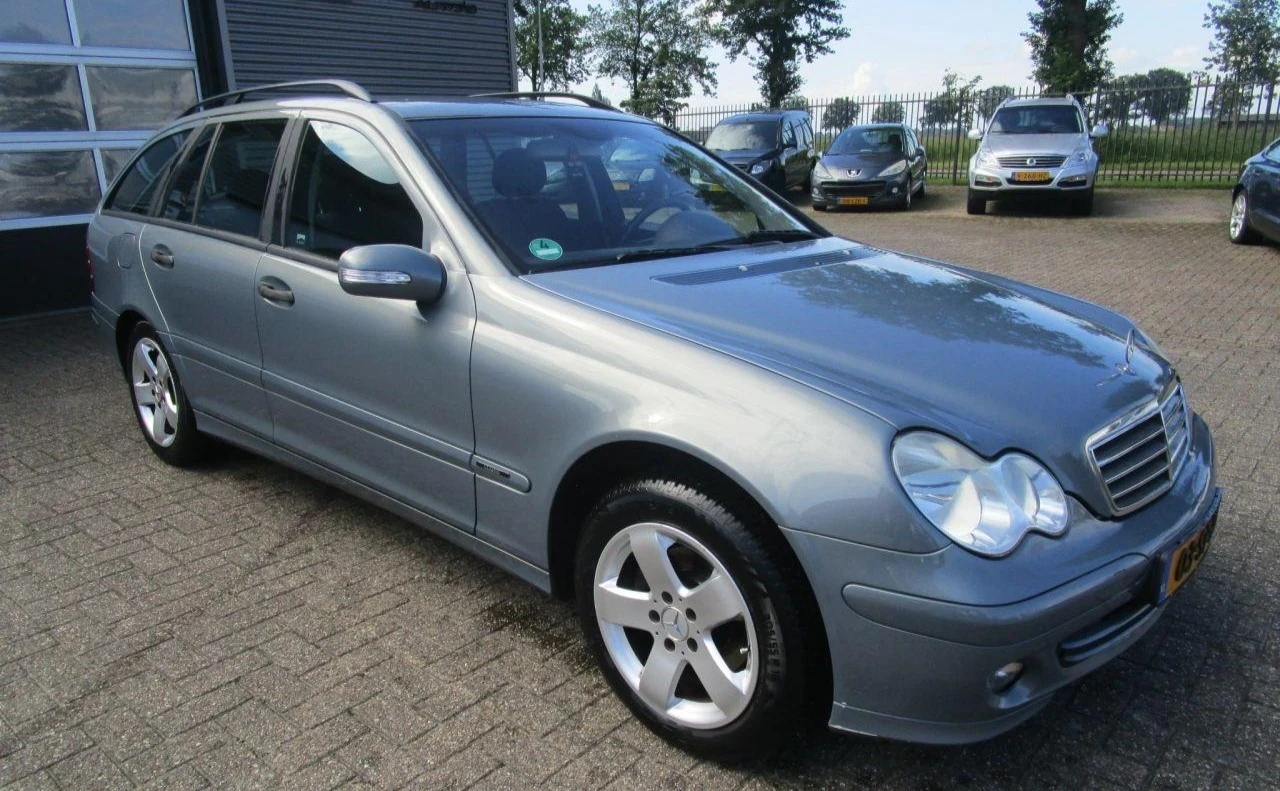 Mercedes-Benz C 180  - изображение 5