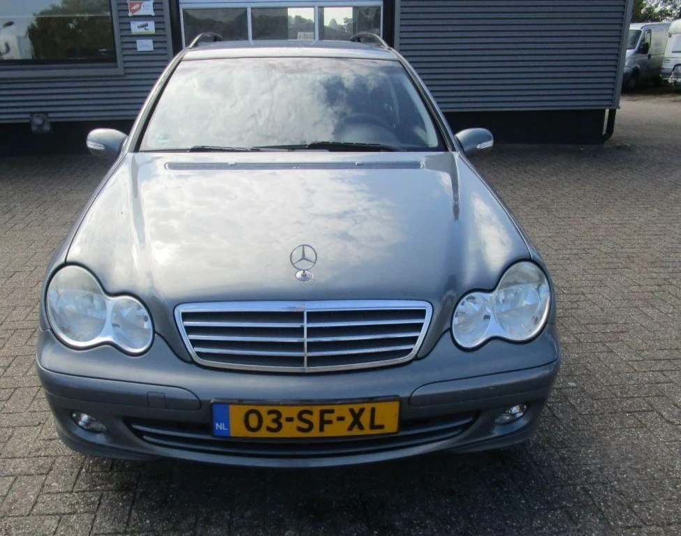 Mercedes-Benz C 180  - изображение 7