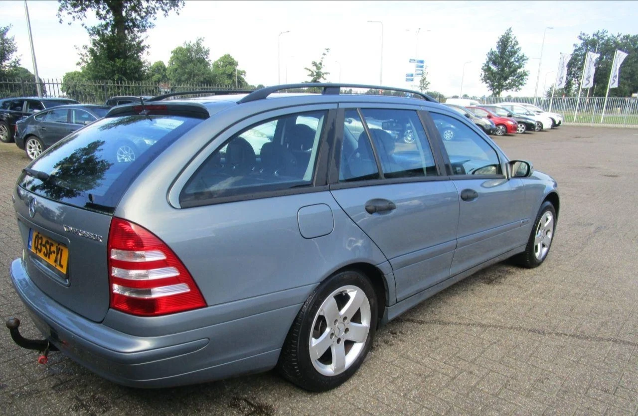 Mercedes-Benz C 180  - изображение 6