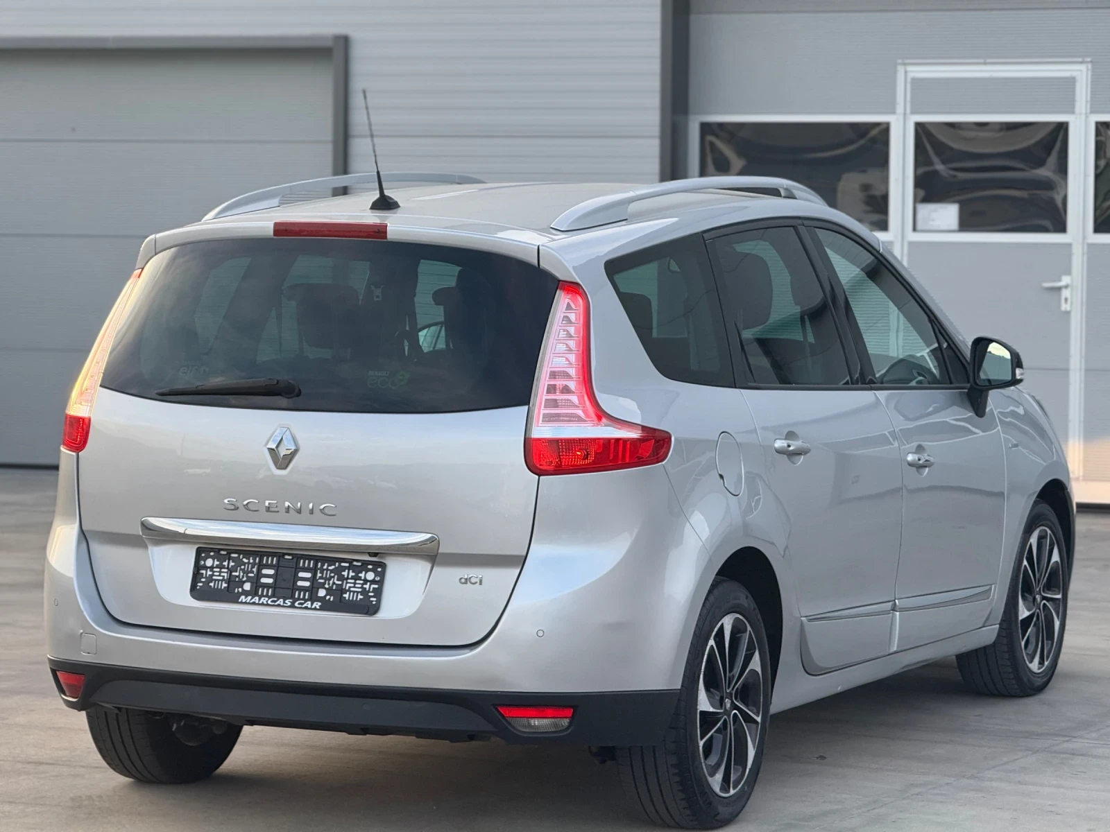 Renault Scenic 1.6DCI* BOSE* 7 МЕСТЕН * КАМЕРА* ЛИЗИНГ*  - изображение 5