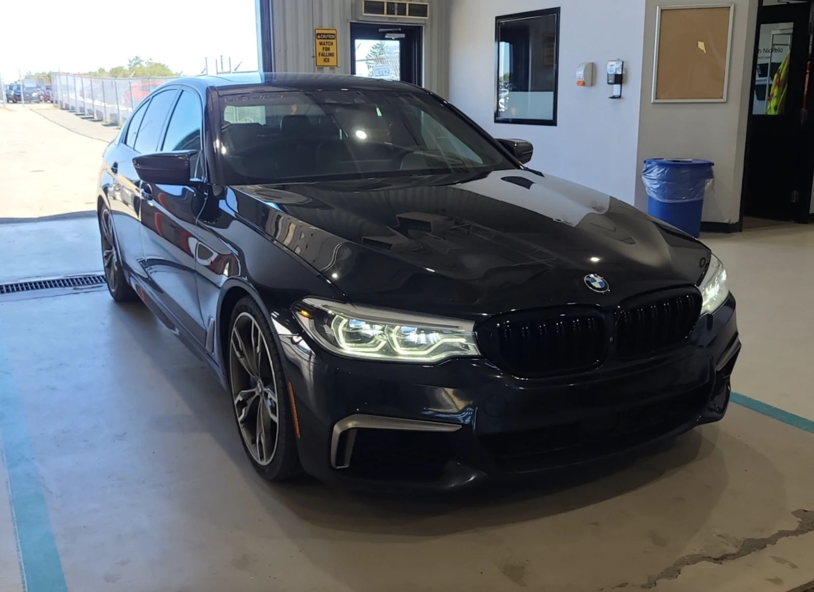 BMW 550 M550I XDRIVE - изображение 2