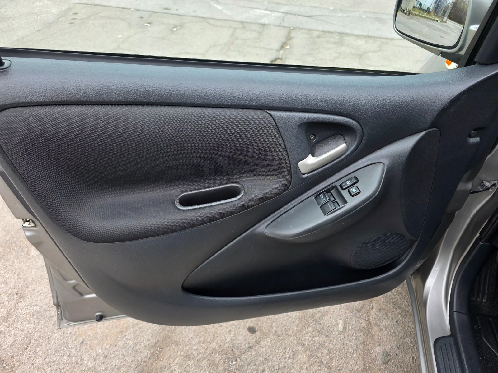 Toyota Yaris 1.3i 87k.c EURO 4 ITALIA  - изображение 10