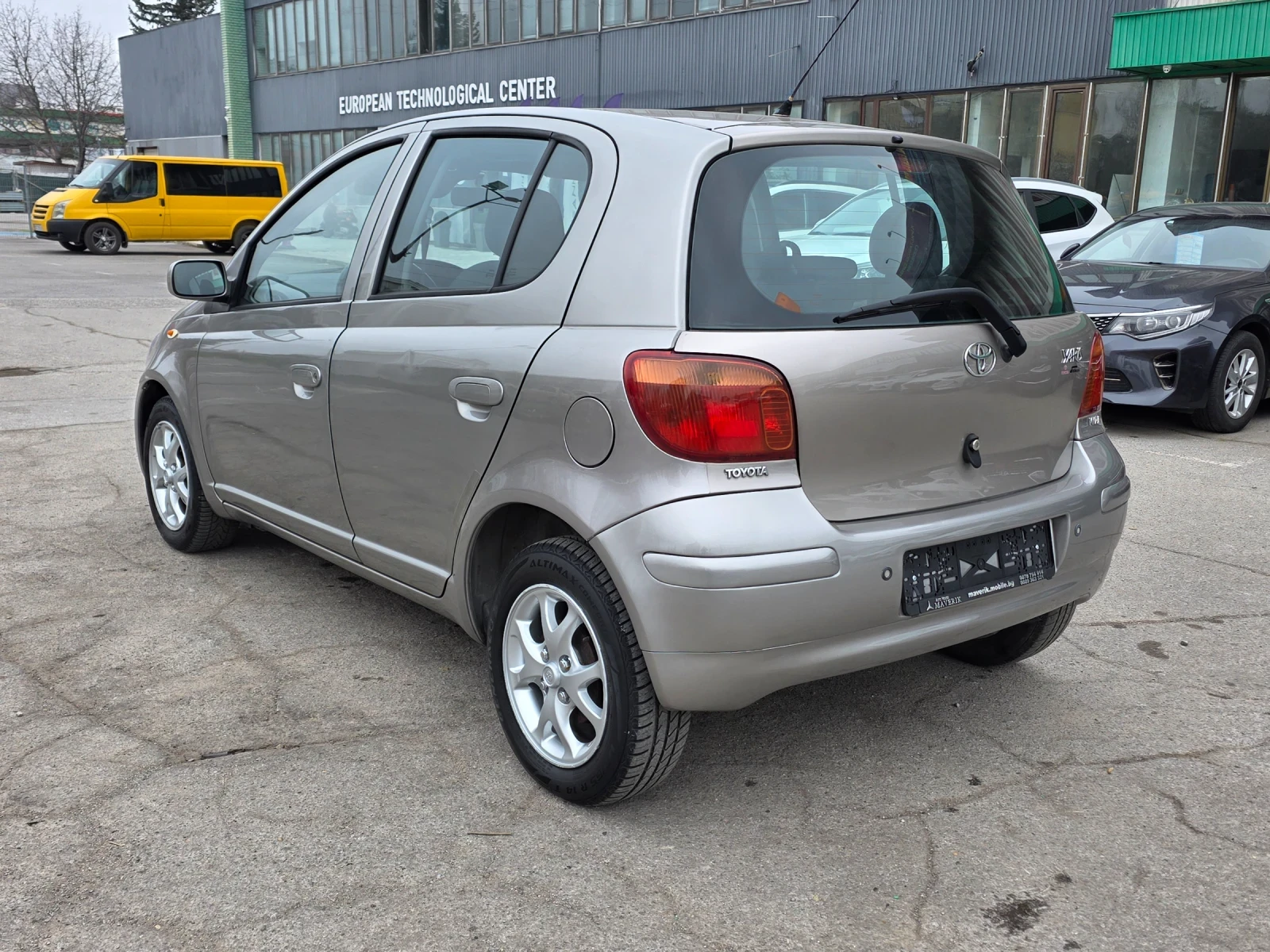 Toyota Yaris 1.3i 87k.c EURO 4 ITALIA  - изображение 6