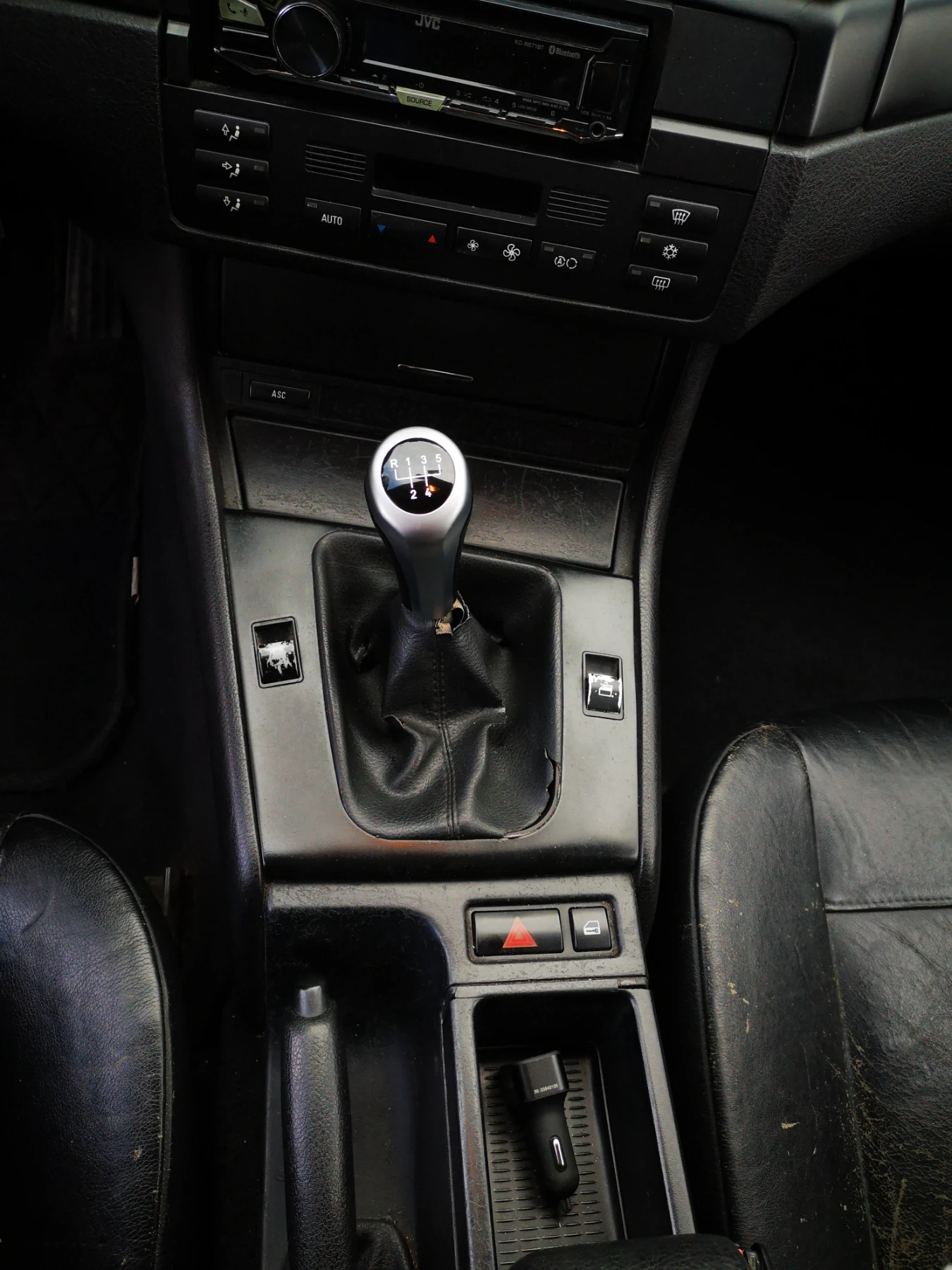 BMW 320, снимка 6 - Автомобили и джипове - 54339657