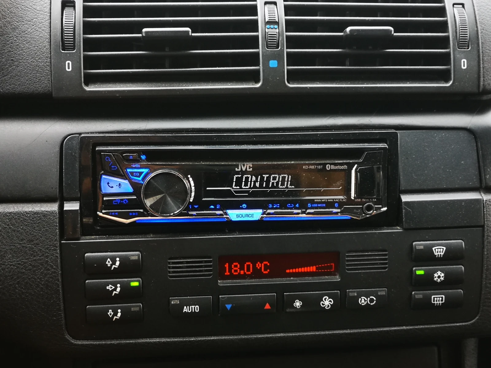 BMW 320, снимка 7 - Автомобили и джипове - 54339657