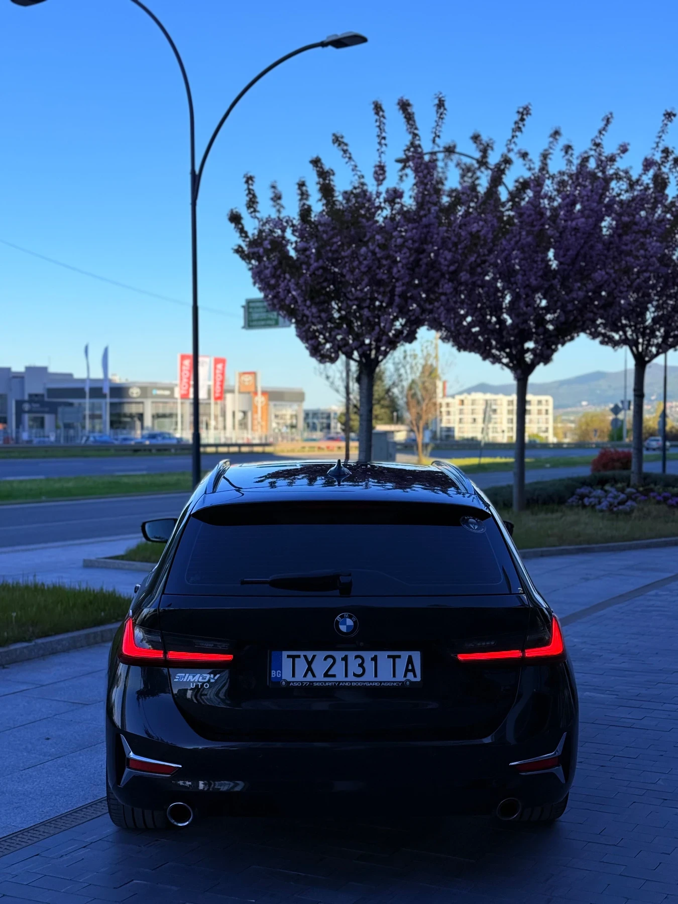 BMW 320 Distronic* Пано* Подгрев* Carplay* Assists, снимка 3 - Автомобили и джипове - 54343751