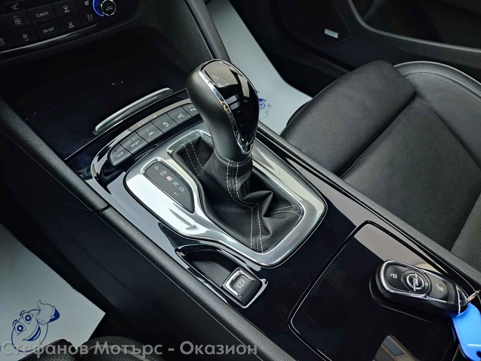 Opel Insignia B Sp. Tourer 4x4 GSI 2.0CDTI (210HP) AT8 , снимка 14 - Автомобили и джипове - 54470111