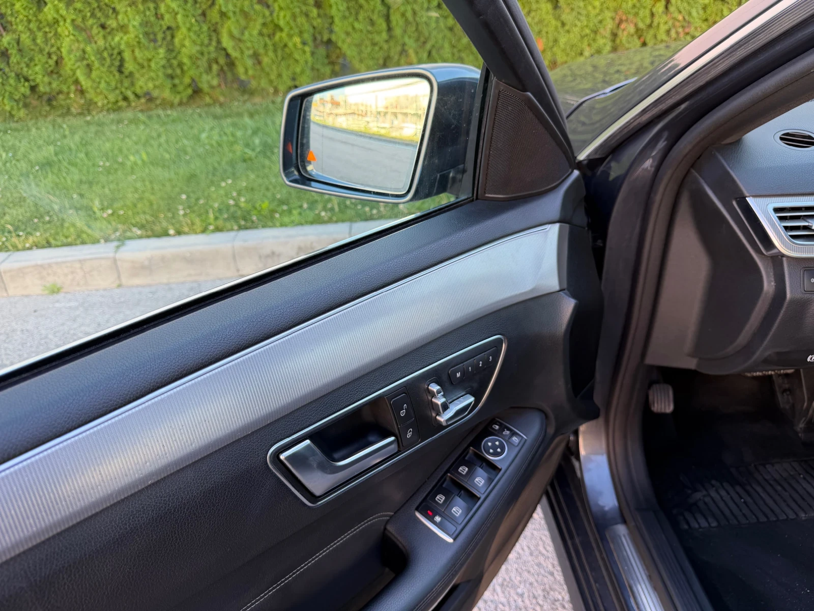 Mercedes-Benz E 220 cdi 170k.c* ACC* LineAssist* Памет* ЛИЗИНГ* , снимка 14 - Автомобили и джипове - 54932367