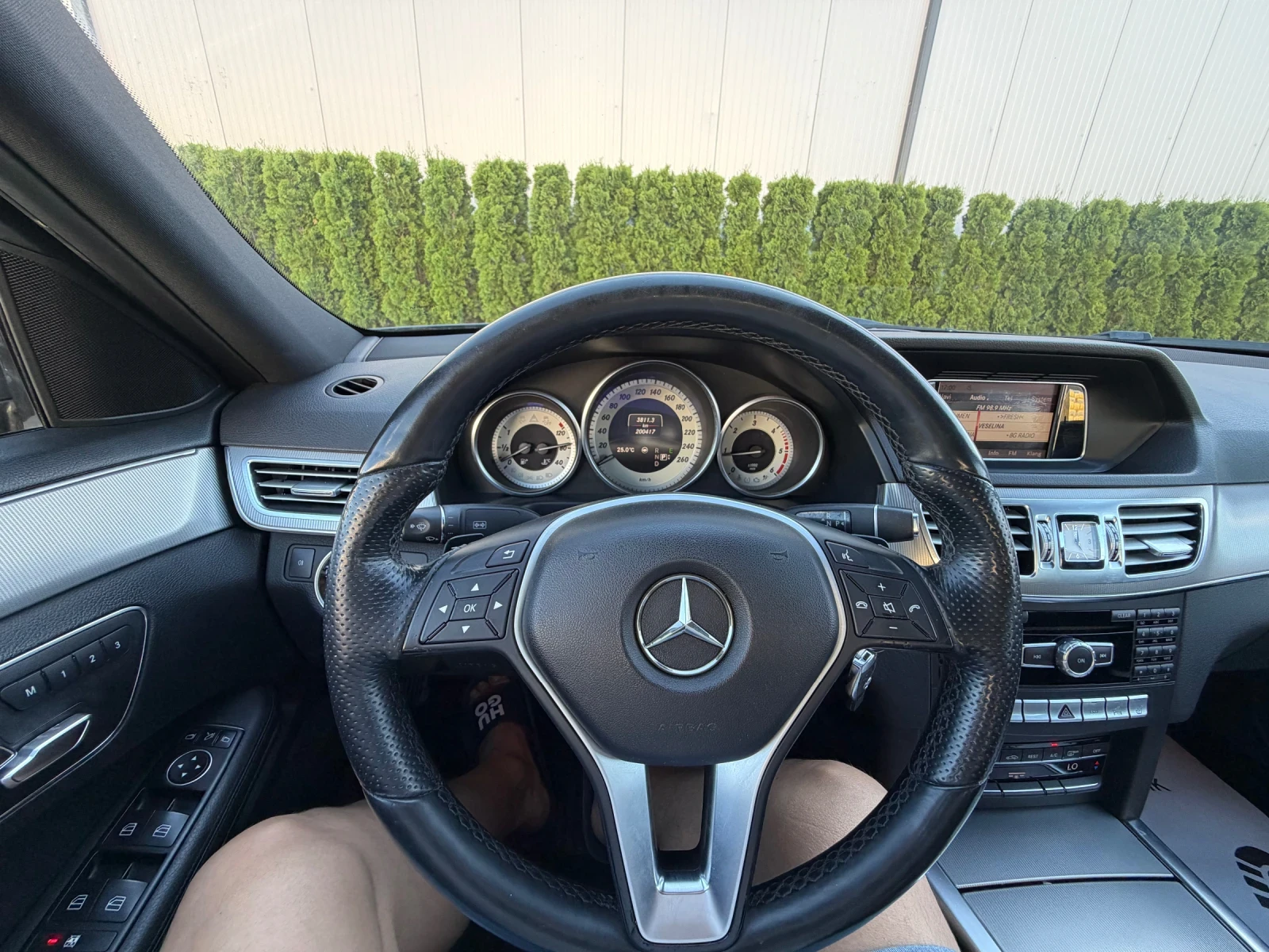 Mercedes-Benz E 220 cdi 170k.c* ACC* LineAssist* Памет* ЛИЗИНГ* , снимка 11 - Автомобили и джипове - 54932367