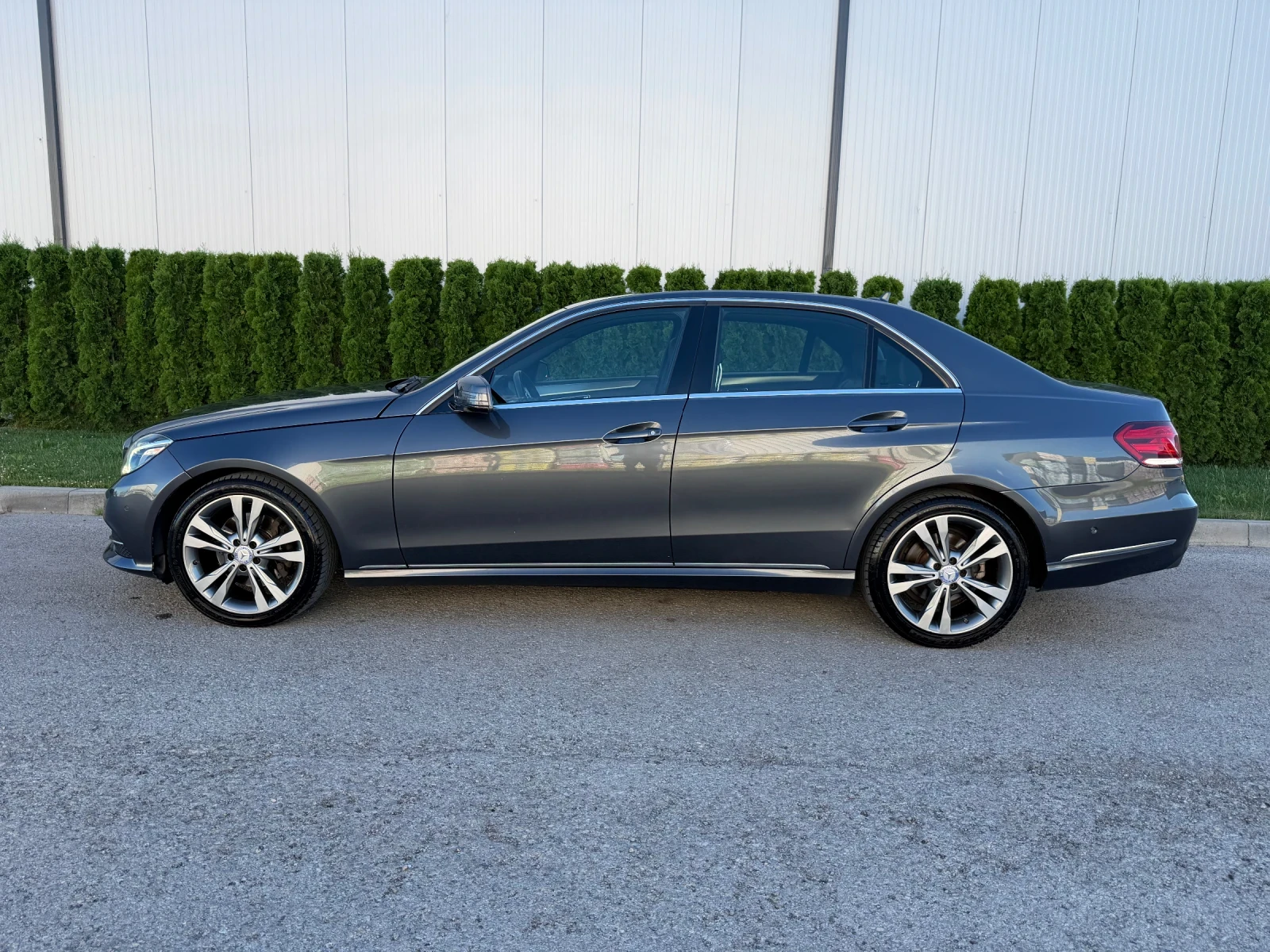 Mercedes-Benz E 220 cdi 170k.c* ACC* LineAssist* Памет* ЛИЗИНГ* , снимка 7 - Автомобили и джипове - 54932367