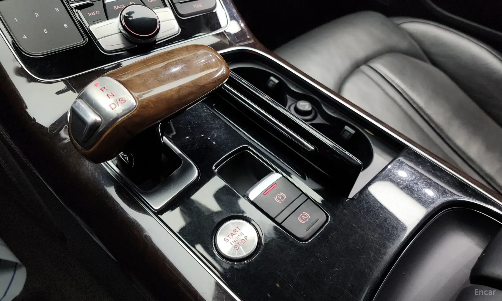 Audi A8 4.0TFSI* FULL* MATRIX* TELEVIZORI* OBDUX* PODGREV*, снимка 9 - Автомобили и джипове - 55062769