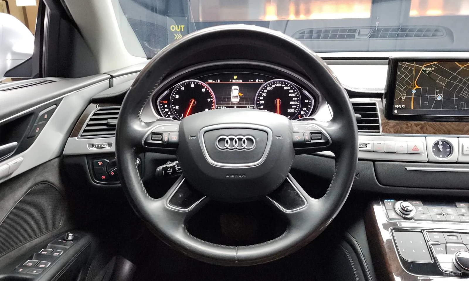 Audi A8 4.0TFSI* FULL* MATRIX* TELEVIZORI* OBDUX* PODGREV*, снимка 13 - Автомобили и джипове - 55062769