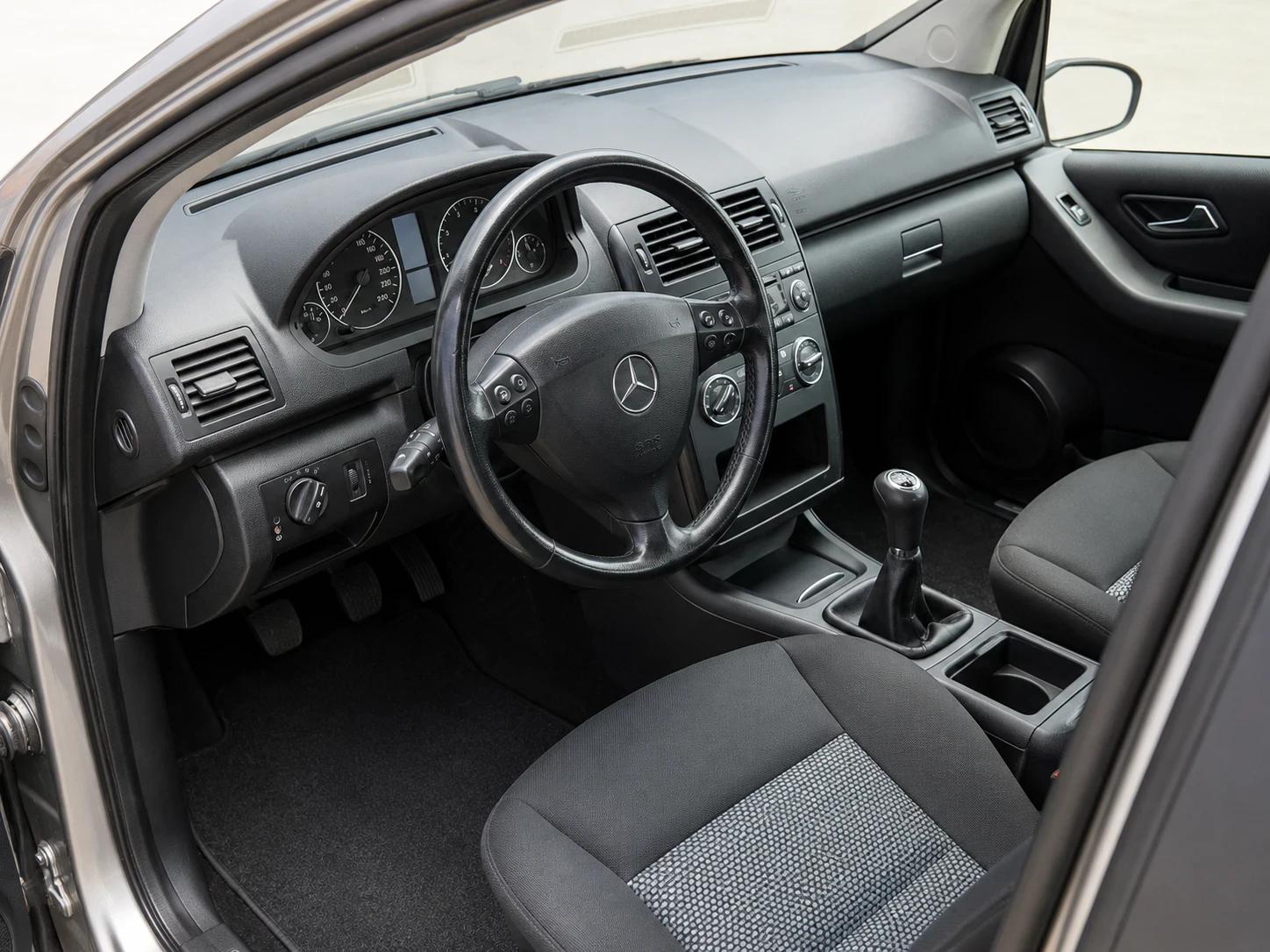 Mercedes-Benz A 160 Газов/Инжекцион 2009г, снимка 6 - Автомобили и джипове - 55312013