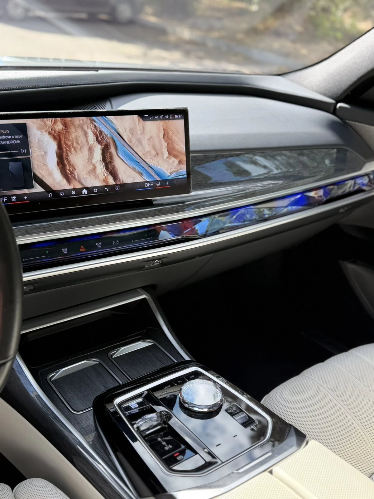 BMW 750 e M-Pro Plug-in Hybrid xDrive, снимка 4 - Автомобили и джипове - 56004284
