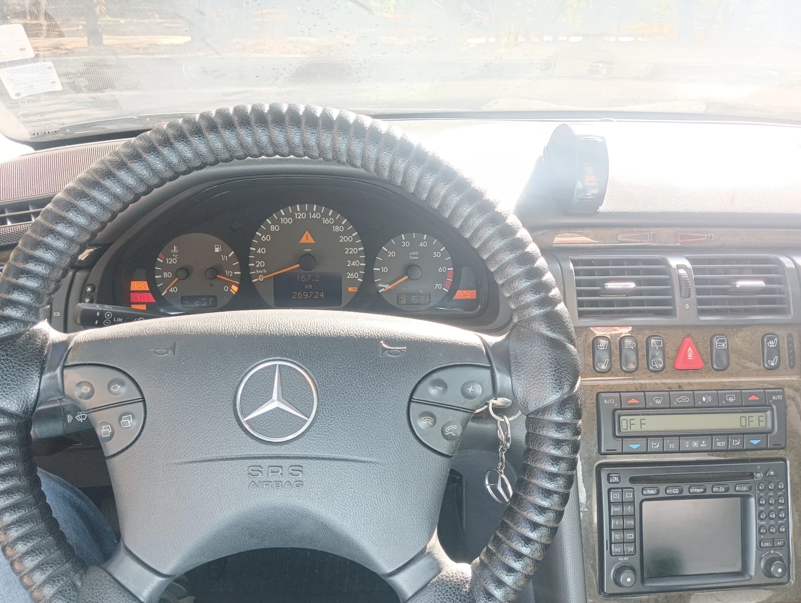 Mercedes-Benz E 320