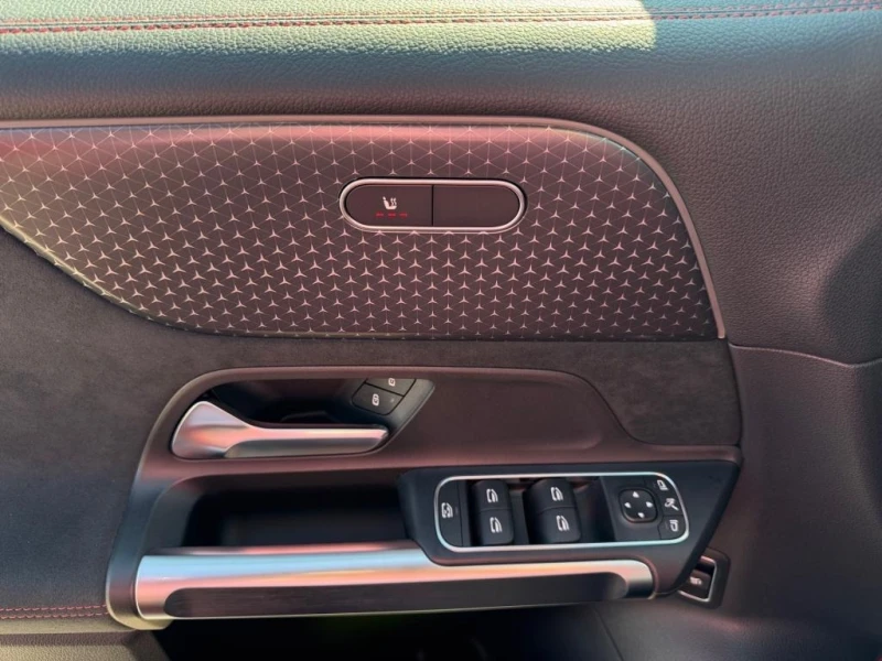 Mercedes-Benz EQB 300 4-MATIC/AMG/FACELIFT/CAMERA/LED/7-МЕСТЕН/, снимка 6 - Автомобили и джипове - 51275896