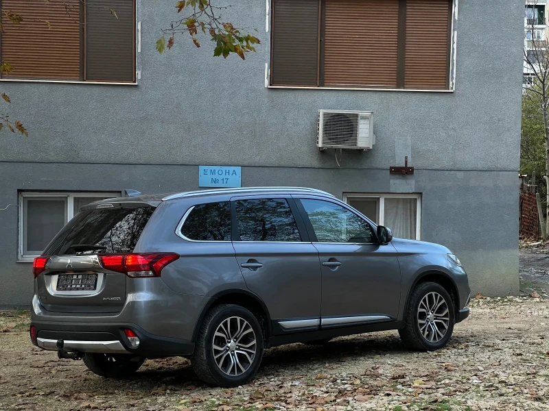 Mitsubishi Outlander, снимка 7 - Автомобили и джипове - 52383259